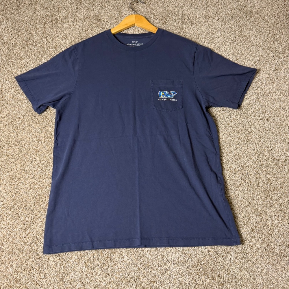 Vineyard Vines Mens Navy Blue Camo Whale Pocket T-Shirt Sportfish Graphic Medium